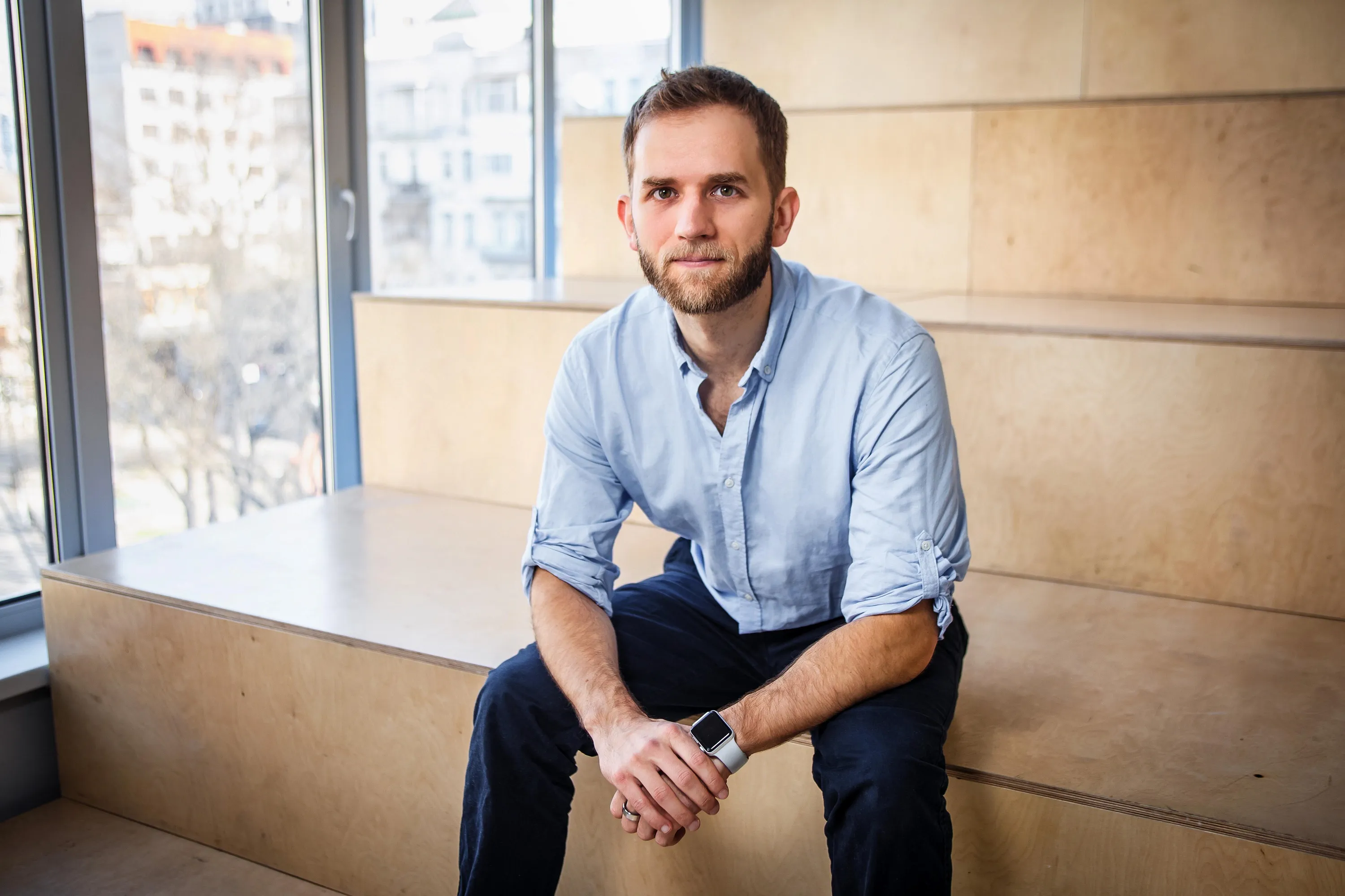 Дмитро Волошин постійно перебуває в колі інших однодумців