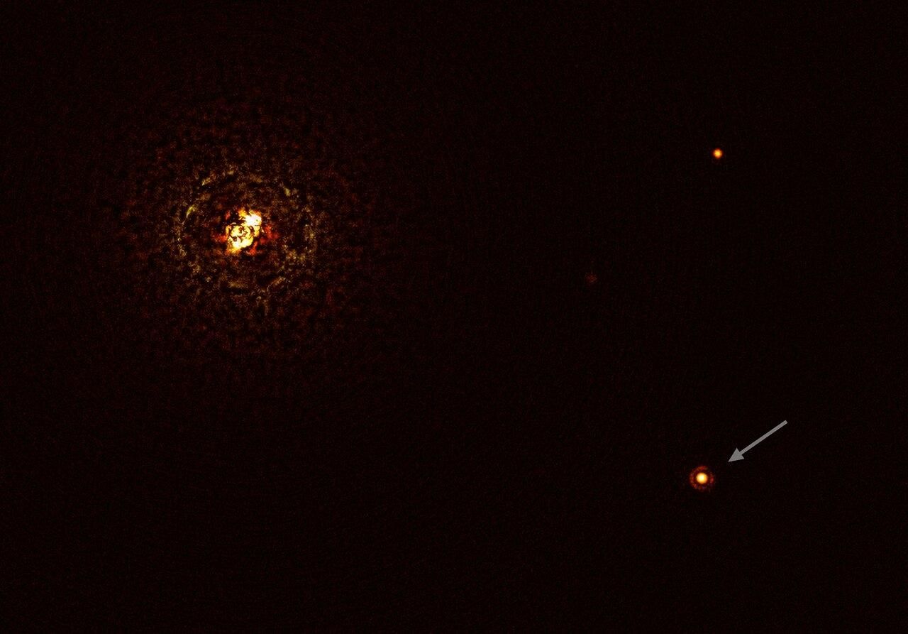Біля наймасивнішої подвійної зірки розгледіли екзопланету, якої там бути не повинно - Новини технологій - Техно