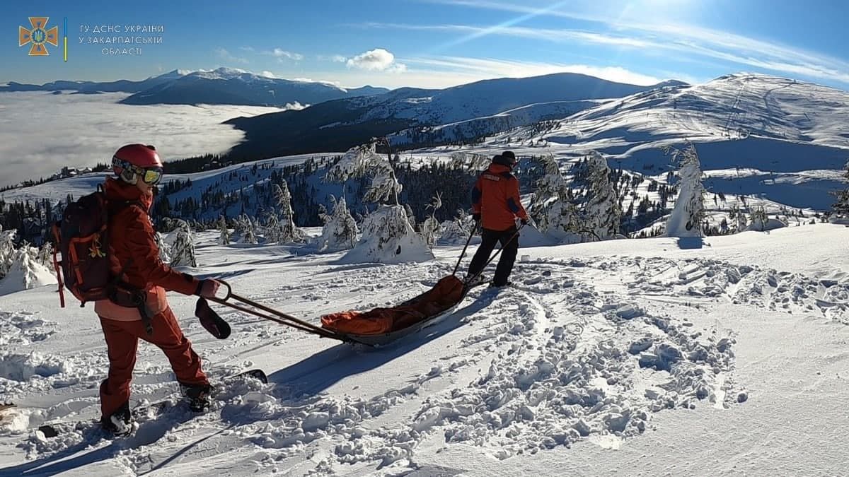 У Карпатах врятували туриста, який отримав травму на Драгобраті - Україна новини - 24 Канал У Карпатах врятували туриста, який отримав травму на Драгобраті - Україна новини - 24 Канал
