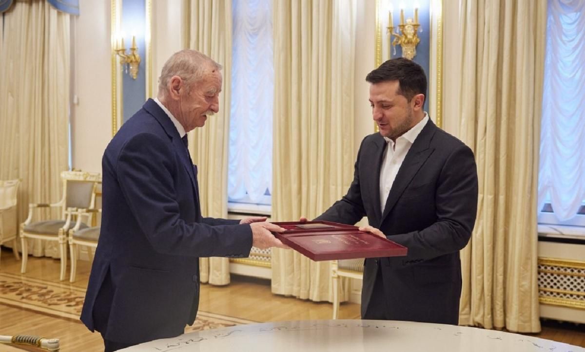 Зеленский таки встретился с композитором Покладом и присвоил ему звание Героя Украины