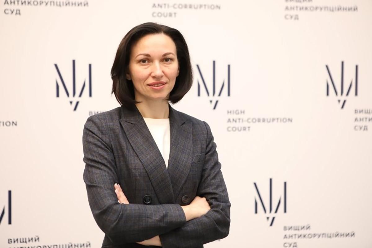 Глава ВАКС рассказала, предлагали ли ей и коллегам взятки Глава ВАКС рассказала, предлагали ли ей и коллегам взятки