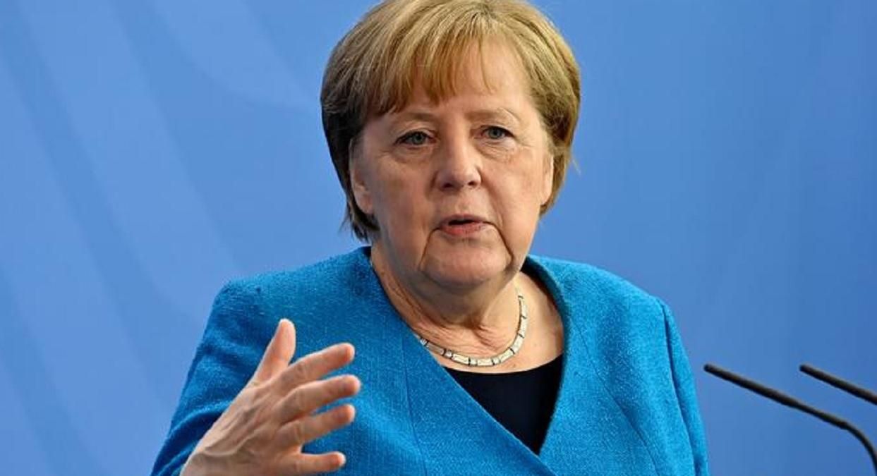 Меркель лично блокировала поставку Украине оружия через НАТО, – СМИ