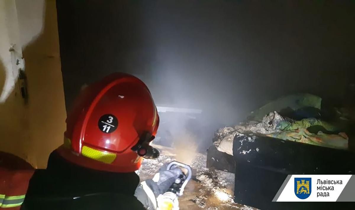 Виною – газова колонка: у житловому будинку Львова прогримів вибух та спалахнула пожежа - Львів Виною – газова колонка: у житловому будинку Львова прогримів вибух та спалахнула пожежа - Львів