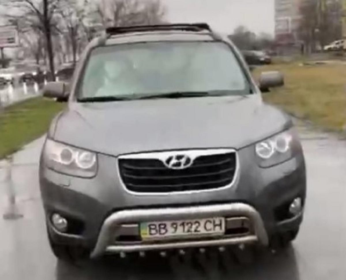 У Києві пішохід провчив водія, який гасав тротуаром - Київ