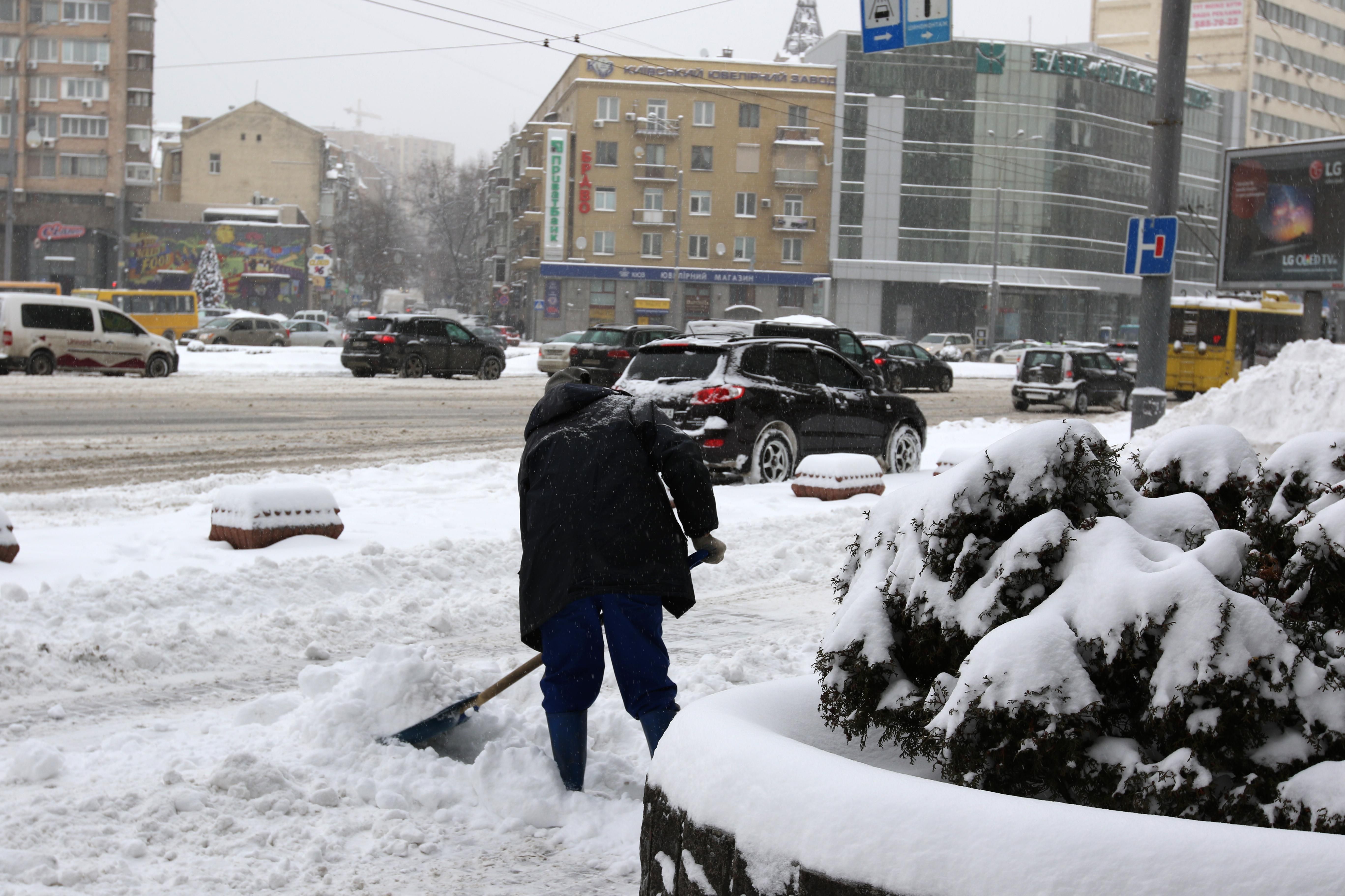 Мокрий сніг та ожеледиця скують дороги: в яких регіонах України прогнозують негоду - Україна новини - 24 Канал Мокрий сніг та ожеледиця скують дороги: в яких регіонах України прогнозують негоду - Україна новини - 24 Канал