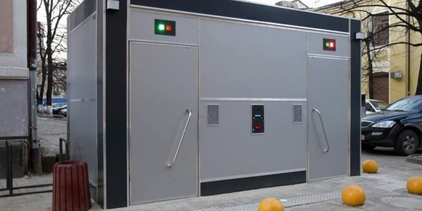 Не было света: франковец “застрял” в общественном туалете Не было света: франковец “застрял” в общественном туалете