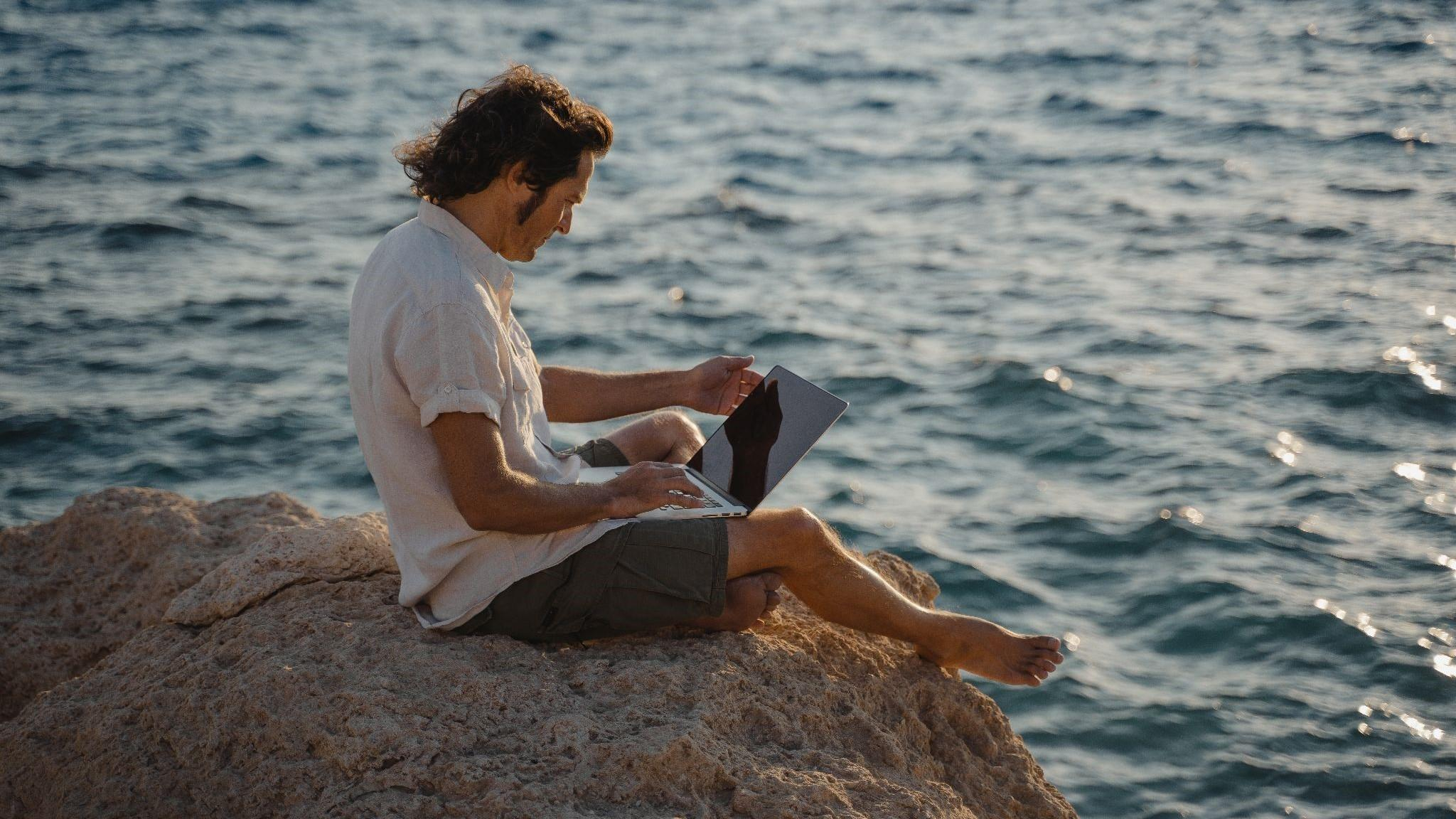 Как оставаться на связи за границей