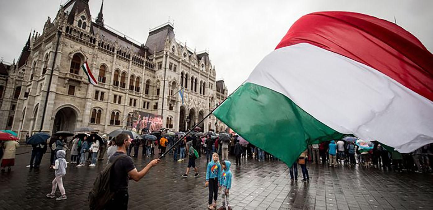 Украинцы считают политику Венгрии на Закарпатье вероятной подготовкой к оккупации и аннексии