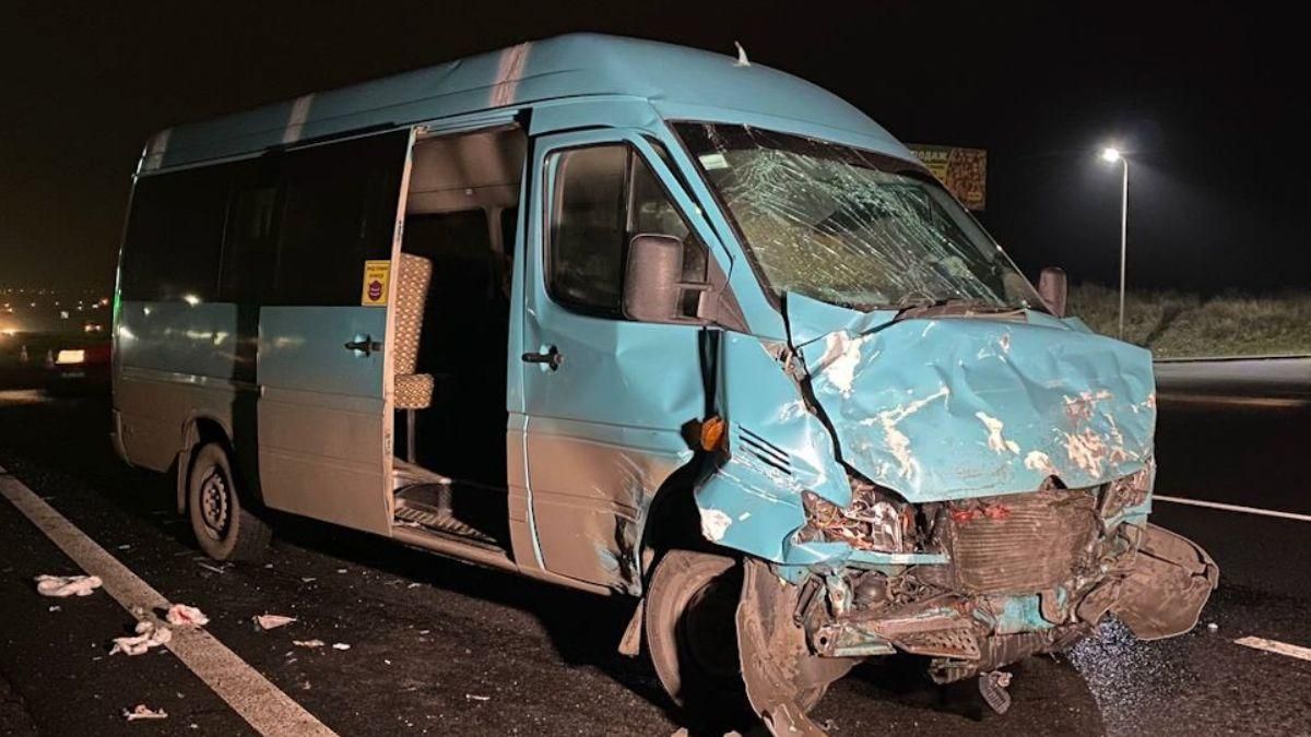 У Дніпрі легковик зіткнувся з маршруткою: 6 постраждалих - Новини Дніпра сьогодні - 24 Канал У Дніпрі легковик зіткнувся з маршруткою: 6 постраждалих - Новини Дніпра сьогодні - 24 Канал