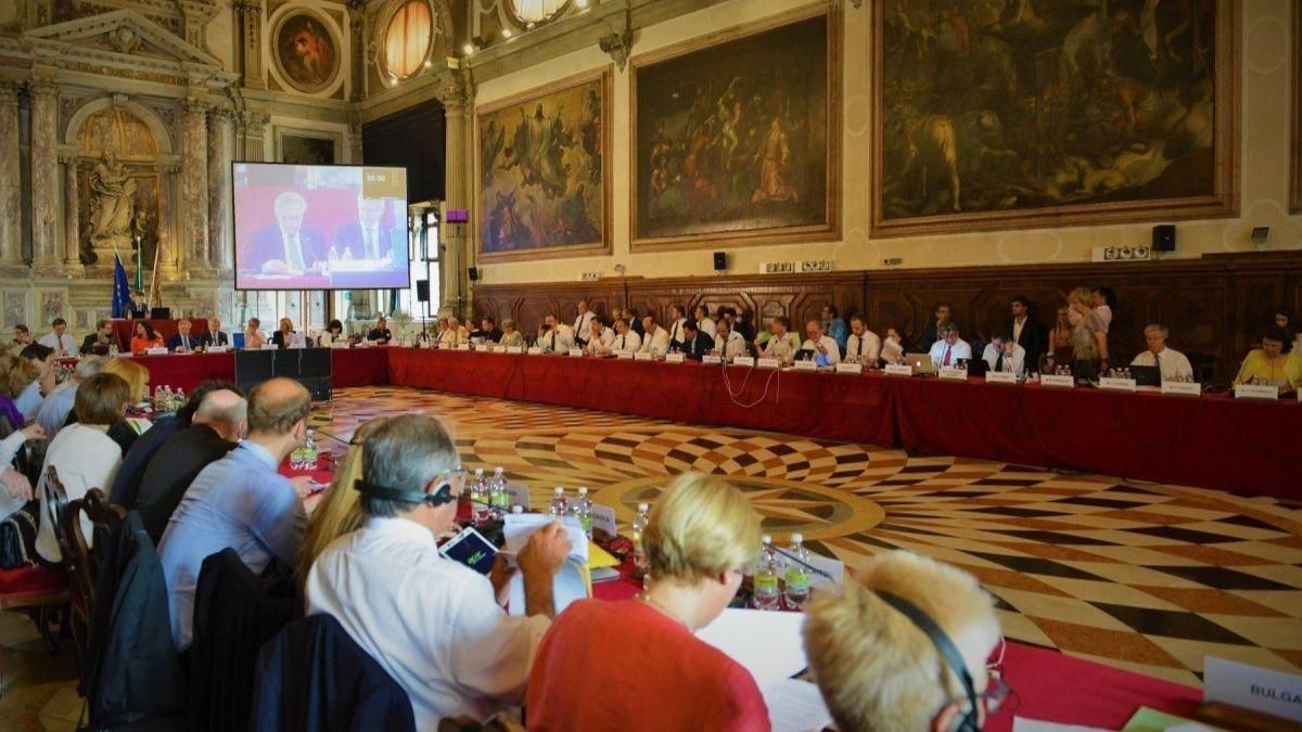 Выборы у линии фронта: "Венецианка" дала рекомендации по законопроекту Выборы у линии фронта: "Венецианка" дала рекомендации по законопроекту