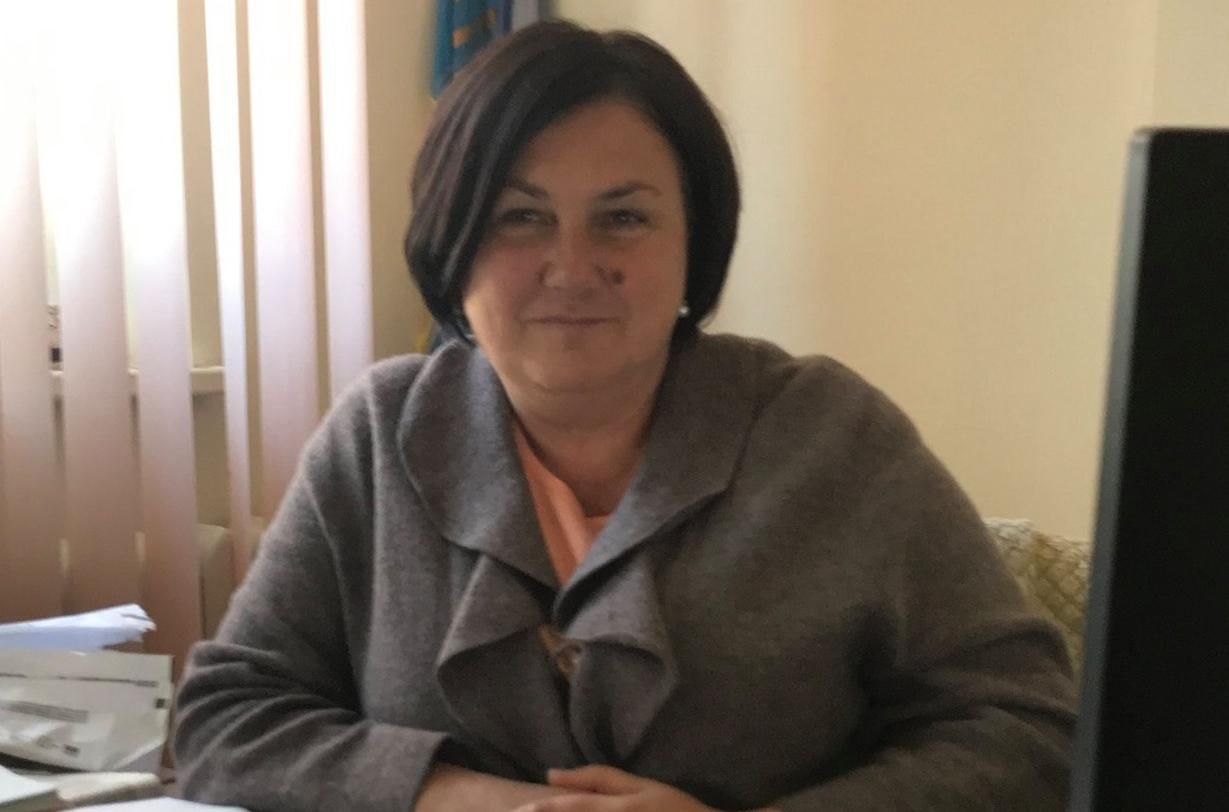 Вернется в школу: суд на Львовщине отменил приказ об отстранении невакцинированной учительницы