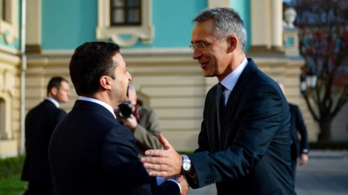 Зеленський зустрівся зі Столтенбергом у штаб-квартирі НАТО: онлайн-трансляція - Найсвіжіші новини - 24 Канал Зеленський зустрівся зі Столтенбергом у штаб-квартирі НАТО: онлайн-трансляція - Найсвіжіші новини - 24 Канал