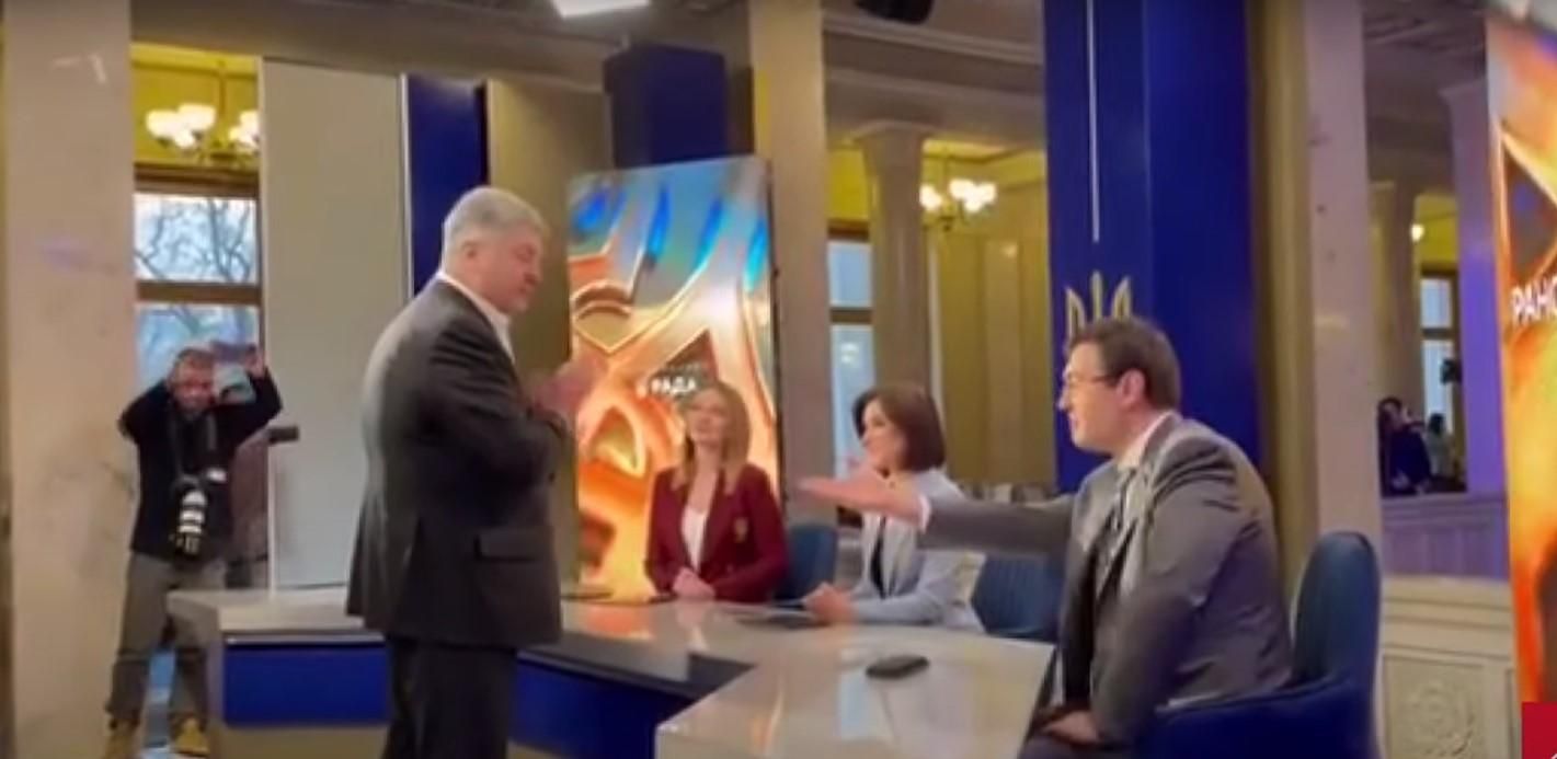Порошенко увірвався у прямий ефір каналу "Рада": відео скандалу - 24 Канал Порошенко увірвався у прямий ефір каналу "Рада": відео скандалу - 24 Канал