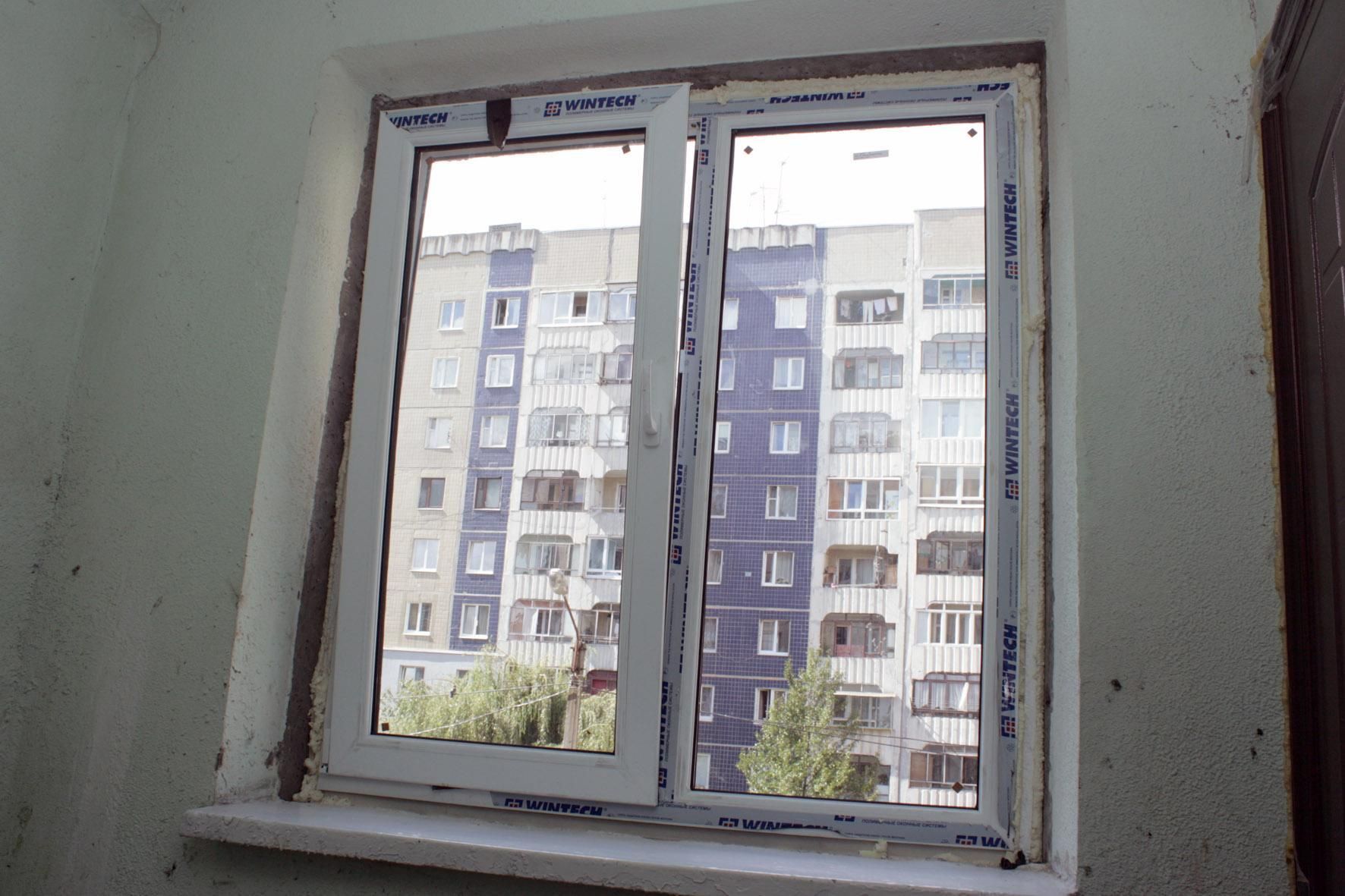 У Львові з вікна багатоповерхівки випав 63-річний чоловік - Новини Львова - Львів