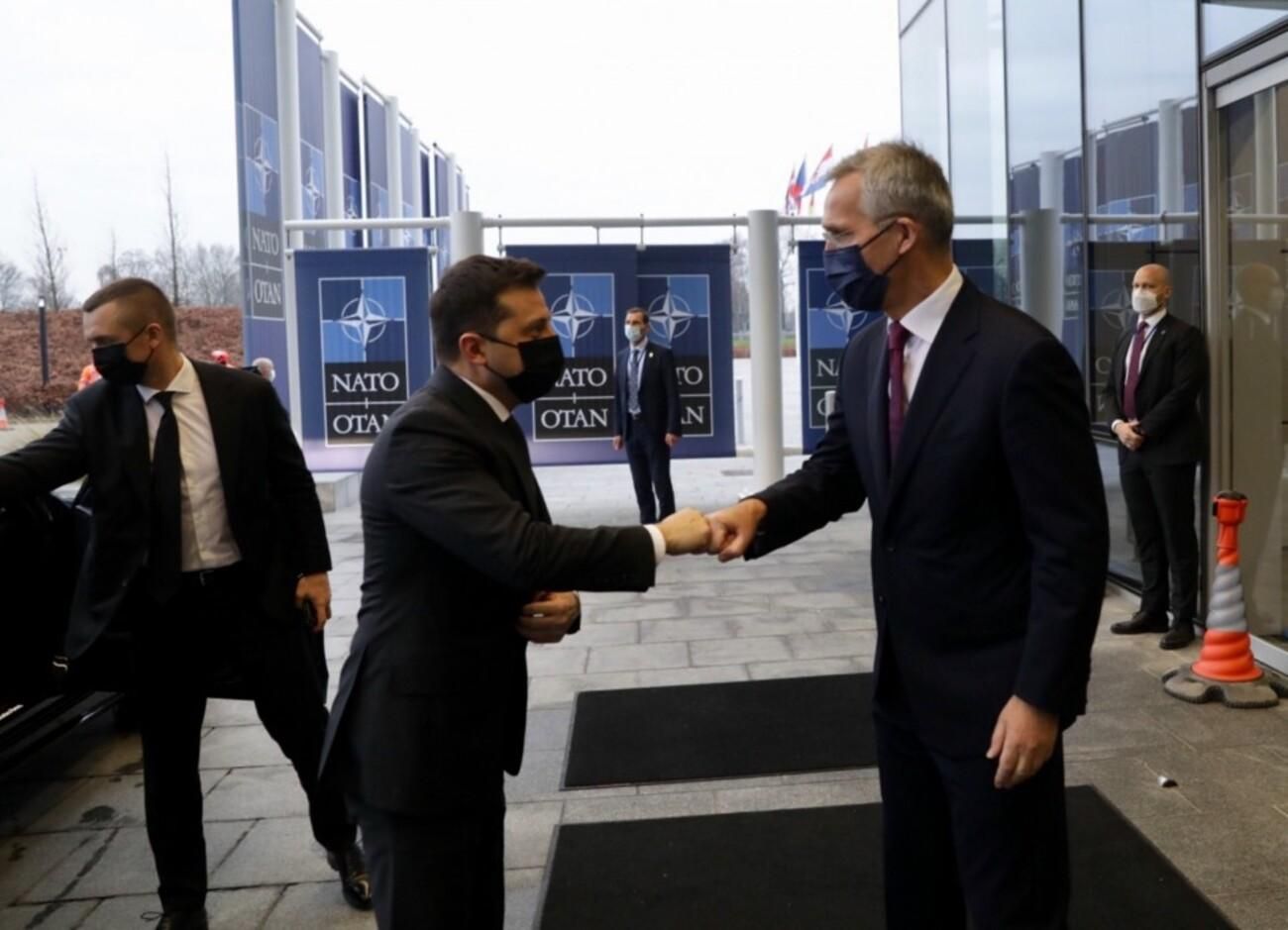 Зеленский конкретно спрашивал у Столтенберга, когда Украина станет членом НАТО Зеленский конкретно спрашивал у Столтенберга, когда Украина станет членом НАТО