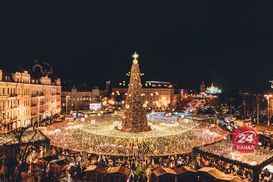 В Киеве засияла главная елка страны, Омикрон – уже в Украине: главные новости 18 декабря