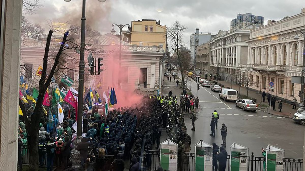 Стычки под Радой: в МВД сообщили о пострадавшей