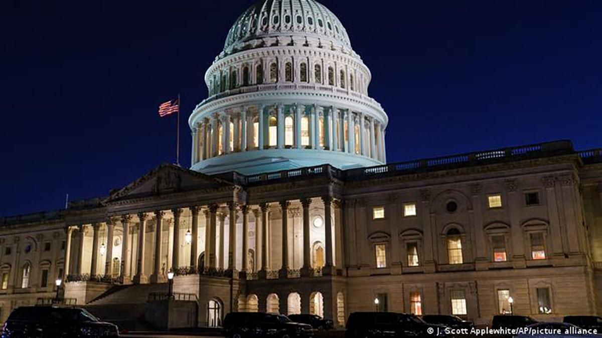 "Украине – летальное оружие, а Путина наказать": в Сенате США выступили в поддержку Киева "Украине – летальное оружие, а Путина наказать": в Сенате США выступили в поддержку Киева