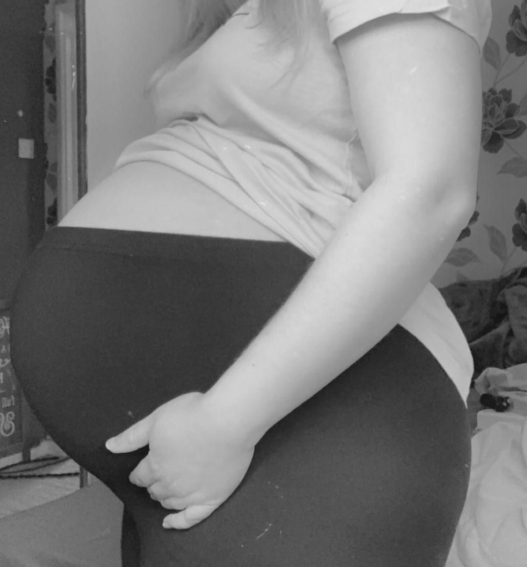 Teen Pregnant Selfie