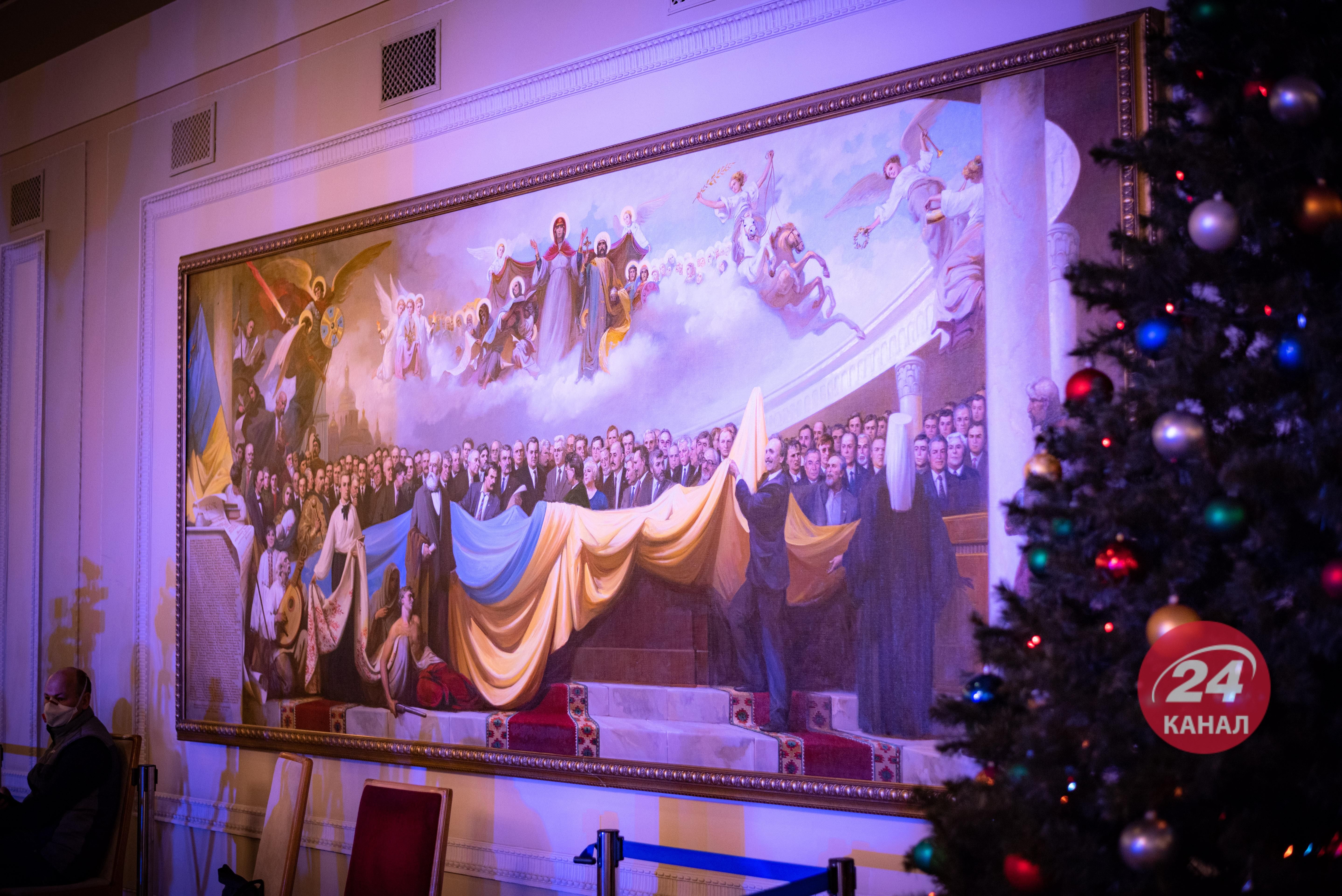 Праздничные переписки и не только: фоторепортаж 24 канала в последний рабочий день Рады Праздничные переписки и не только: фоторепортаж 24 канала в последний рабочий день Рады
