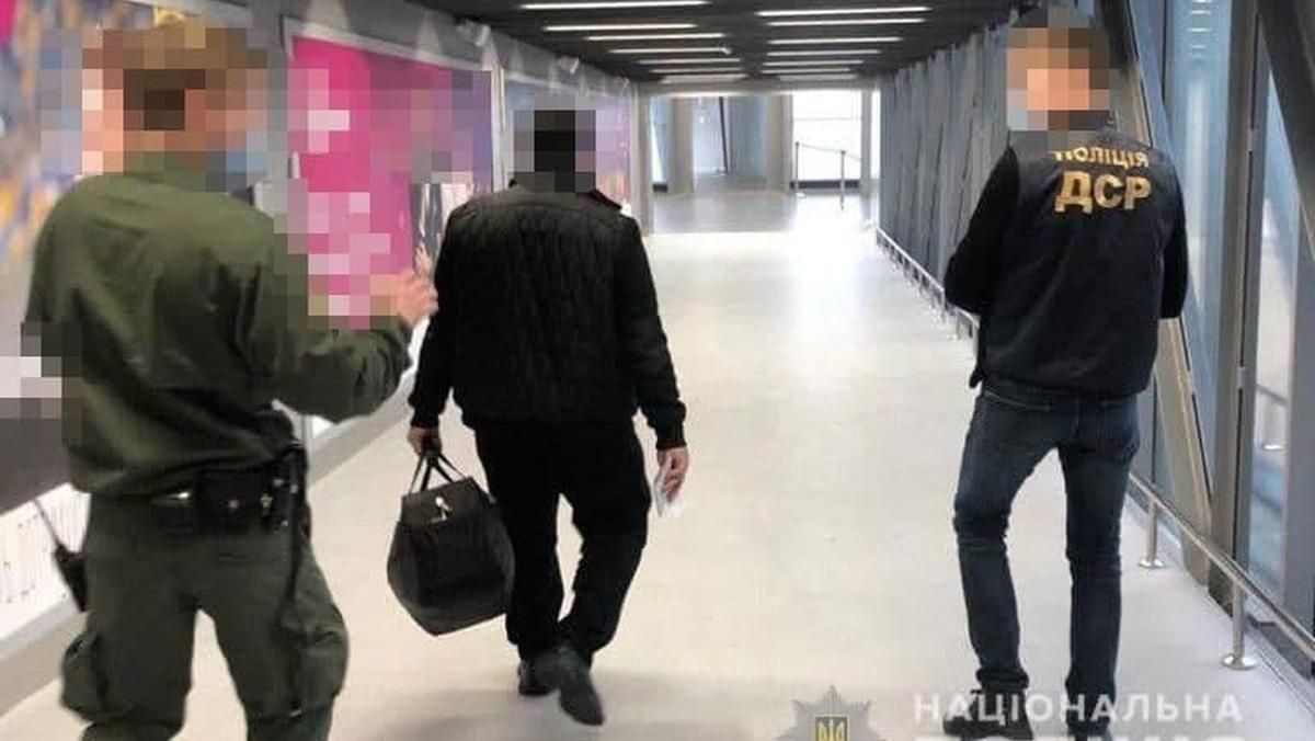 З Одеси депортували кримінального авторитета з санкційного списку РНБО - Одеса З Одеси депортували кримінального авторитета з санкційного списку РНБО - Одеса