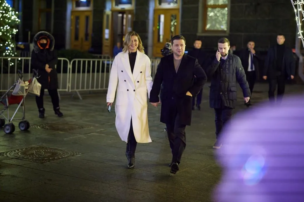 Олена та Володимир Зеленські на відкриті новорічного містечка Олена та Володимир Зеленські на відкриті новорічного містечка