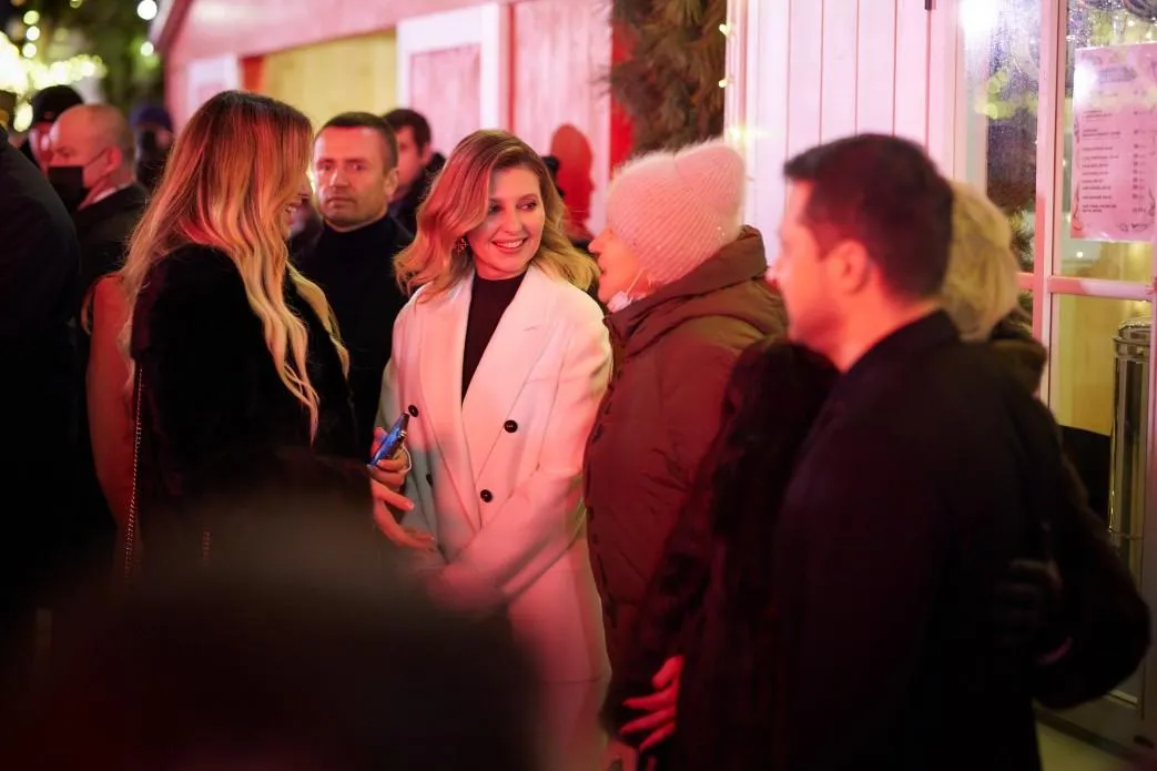 Олена та Володимир Зеленські на відкриті новорічного містечка Олена та Володимир Зеленські на відкриті новорічного містечка