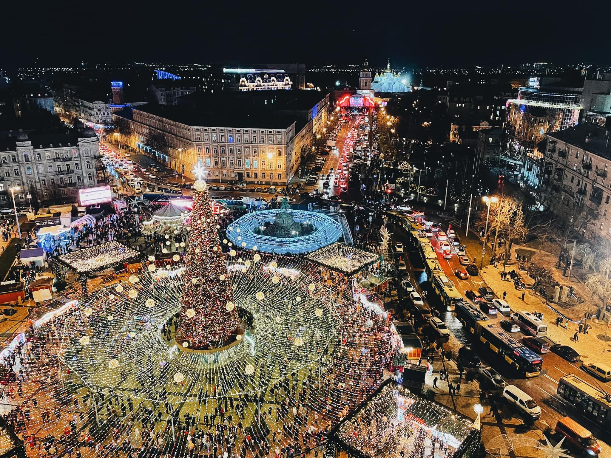 "Порівняйте це з Лондоном": відомі британці у захваті від української ялинки - 24 Канал