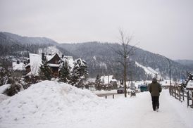 Снежные лавины и повышение уровня рек: спасатели предупредили об опасности