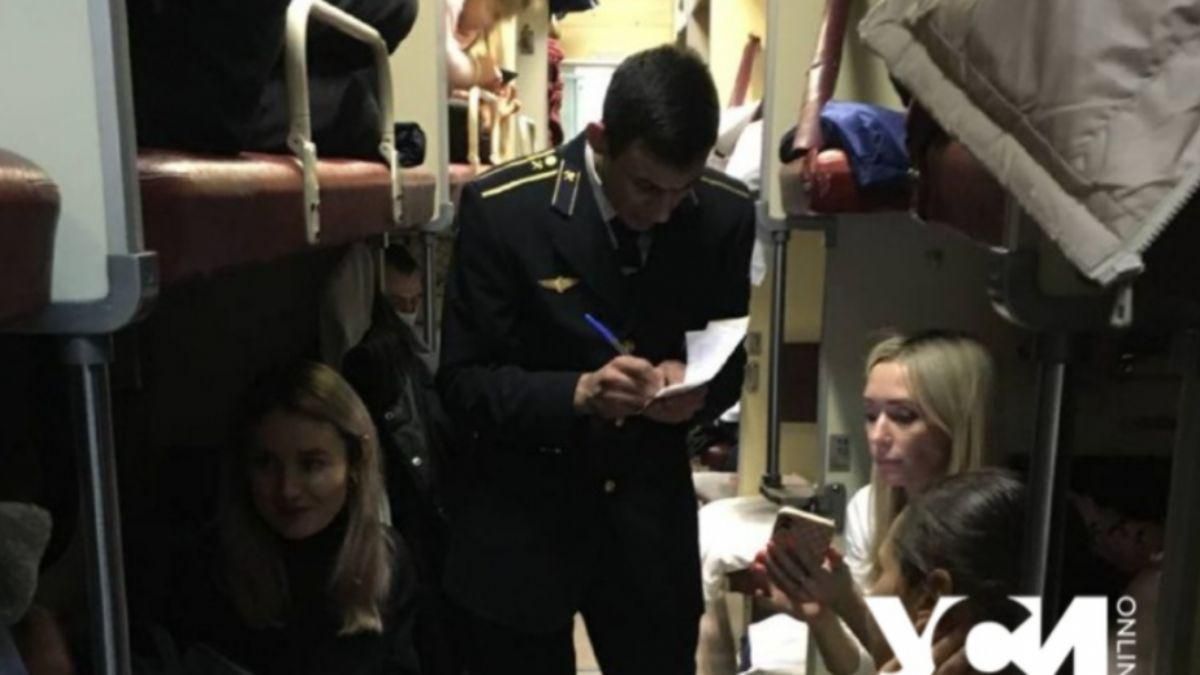 Продали по 2 билета на место: новый скандал в Укрзализныце Продали по 2 билета на место: новый скандал в Укрзализныце