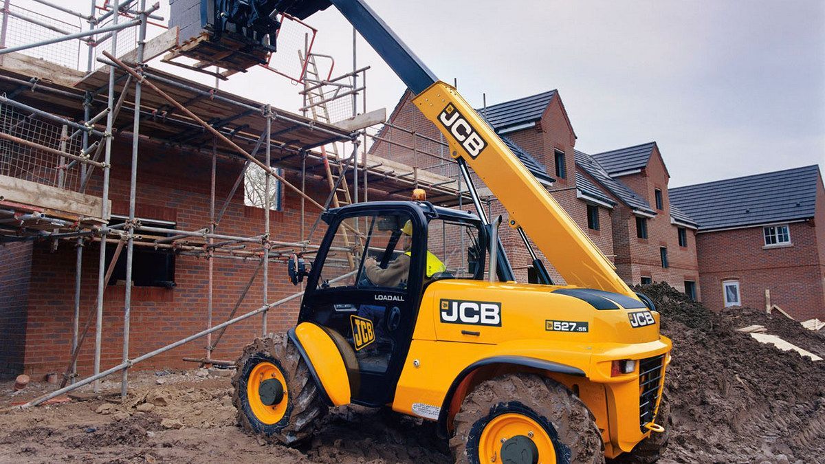 В Днепре мужчина оказался в смертельной ловушке между погрузчиком и ЗИЛом В Днепре мужчина оказался в смертельной ловушке между погрузчиком и ЗИЛом