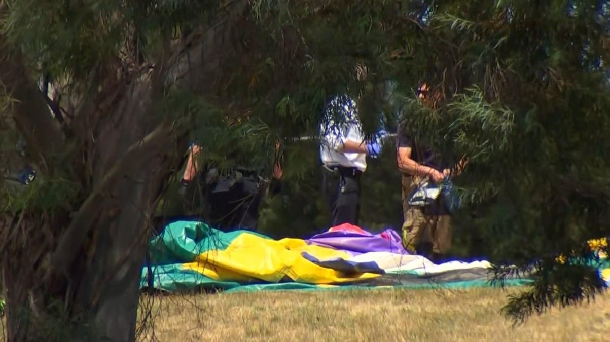 Ветер поднял на 10 метров в воздух: в Австралии 6 детей умерли, выпав из надувного батута