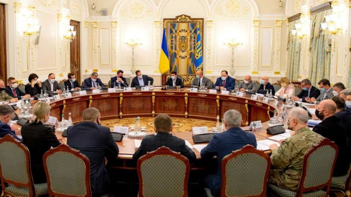 Украинцы считают СНБО более сильным органом за Раду и Кабмин