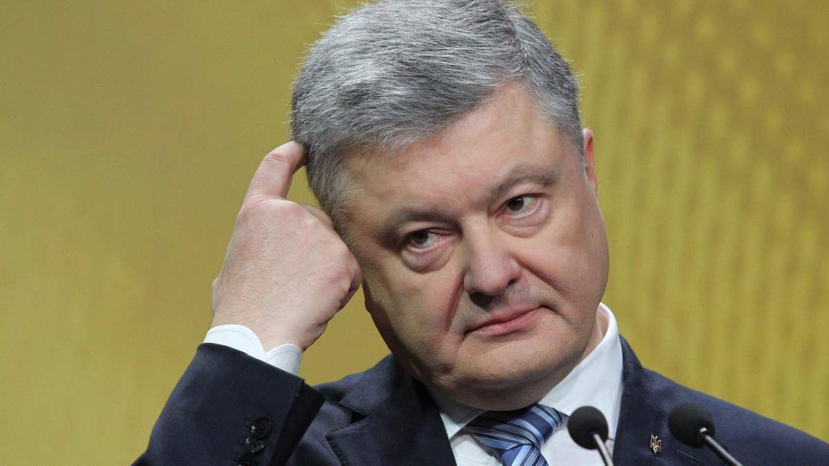 Порошенко объявили подозрение в государственной измене Порошенко объявили подозрение в государственной измене