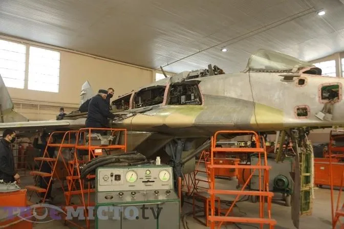 На Львівському авіазаводі відремонтують винищувач МіГ-29 за 74 мільйони гривень На Львівському авіазаводі відремонтують винищувач МіГ-29 за 74 мільйони гривень