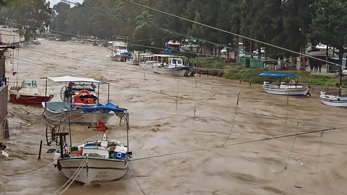 На півдні Туреччини злива зруйнувала мости і затопила будинки - Україна новини - 24 Канал На півдні Туреччини злива зруйнувала мости і затопила будинки - Україна новини - 24 Канал