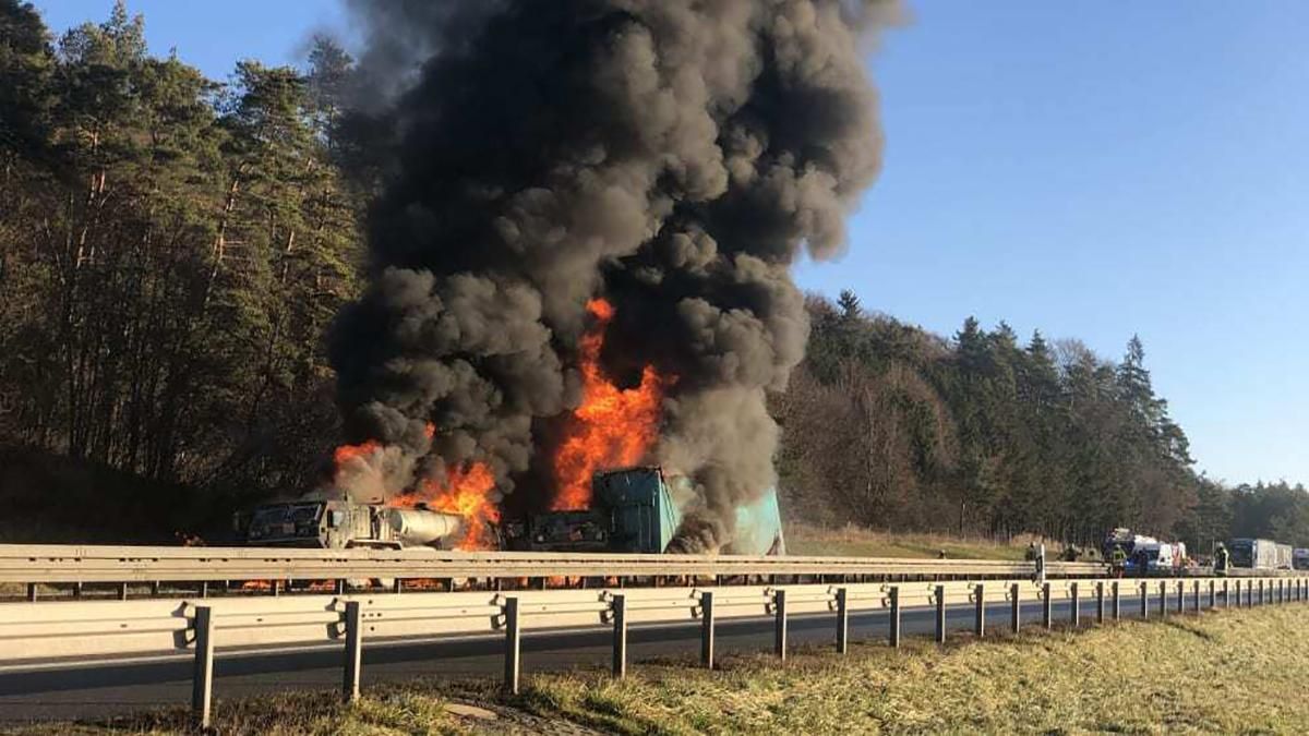 У Баварії вантажівка врізалася у військові автівки США - Кримінальні новини України - 24 Канал У Баварії вантажівка врізалася у військові автівки США - Кримінальні новини України - 24 Канал