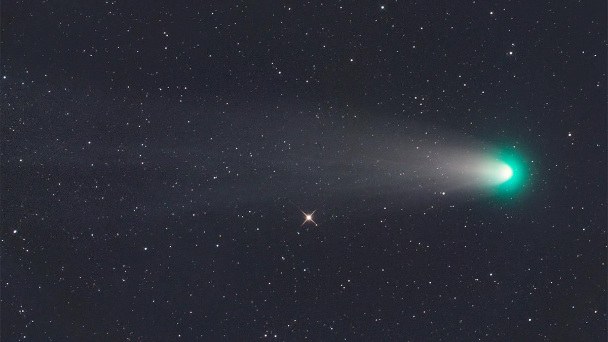 Почему "головы" комет зеленые, а хвосты – нет: наконец-то известен ответ Почему "головы" комет зеленые, а хвосты – нет: наконец-то известен ответ