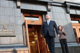 Почему Порошенко бежал из Украины