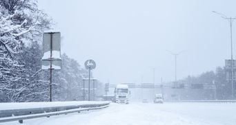Из-за снегопада в Киев не будут пускать грузовики: график ограничений движения