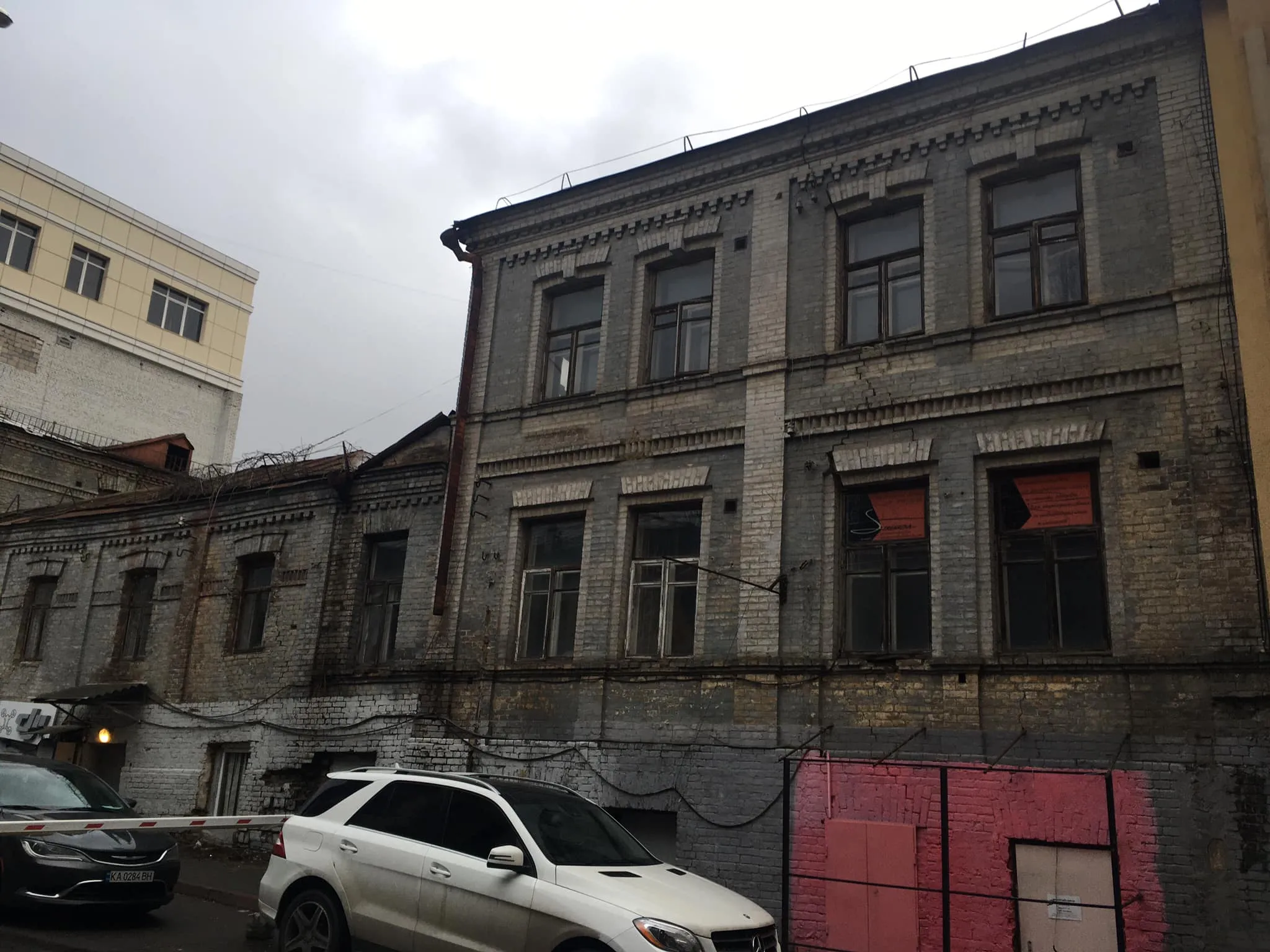руйнування історичної будівлі на Верхньому Валу, 4 руйнування історичної будівлі на Верхньому Валу, 4