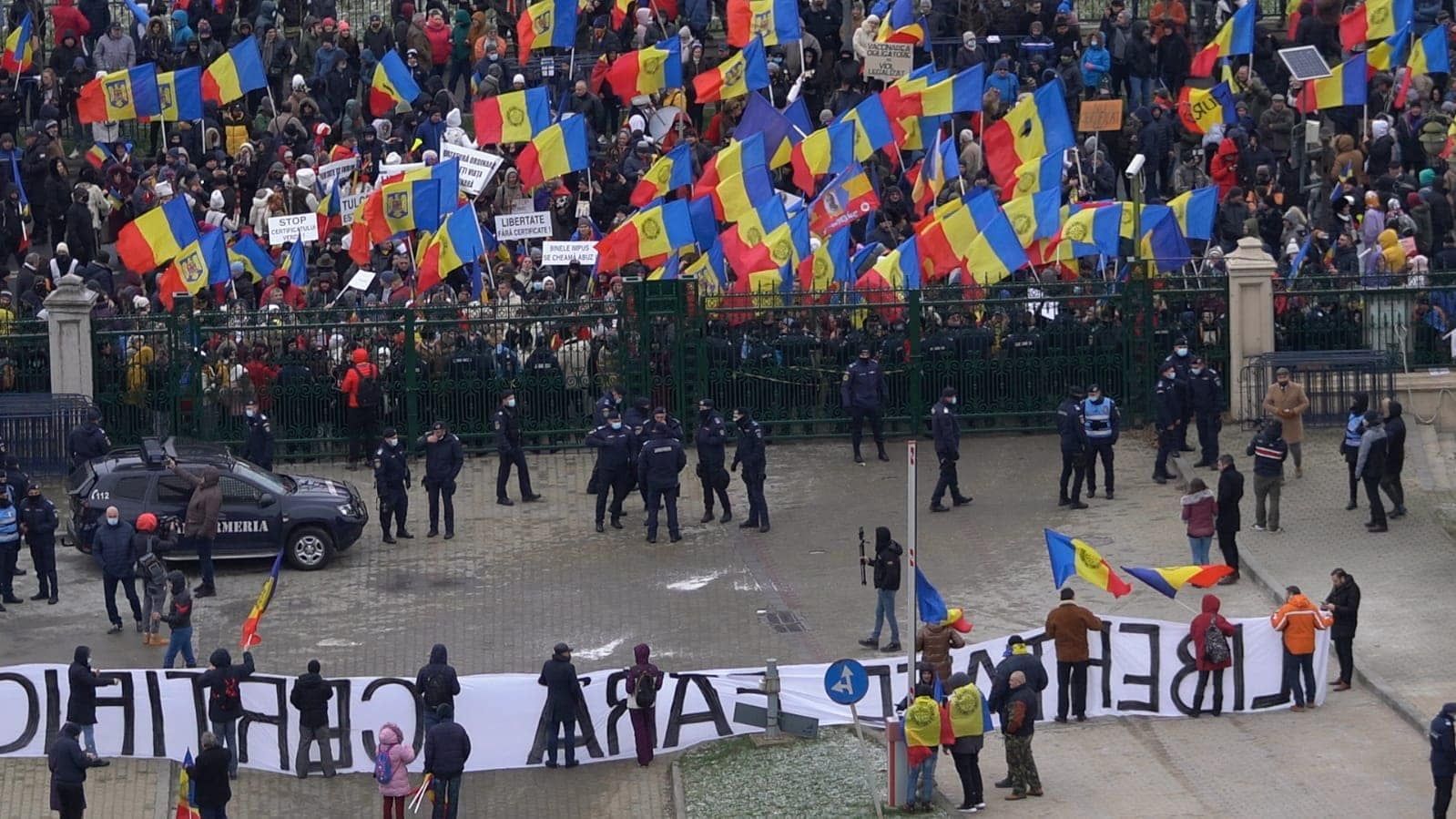 Спробували штурмувати парламент: у Румунії сотні людей вийшли на протест - 24 Канал