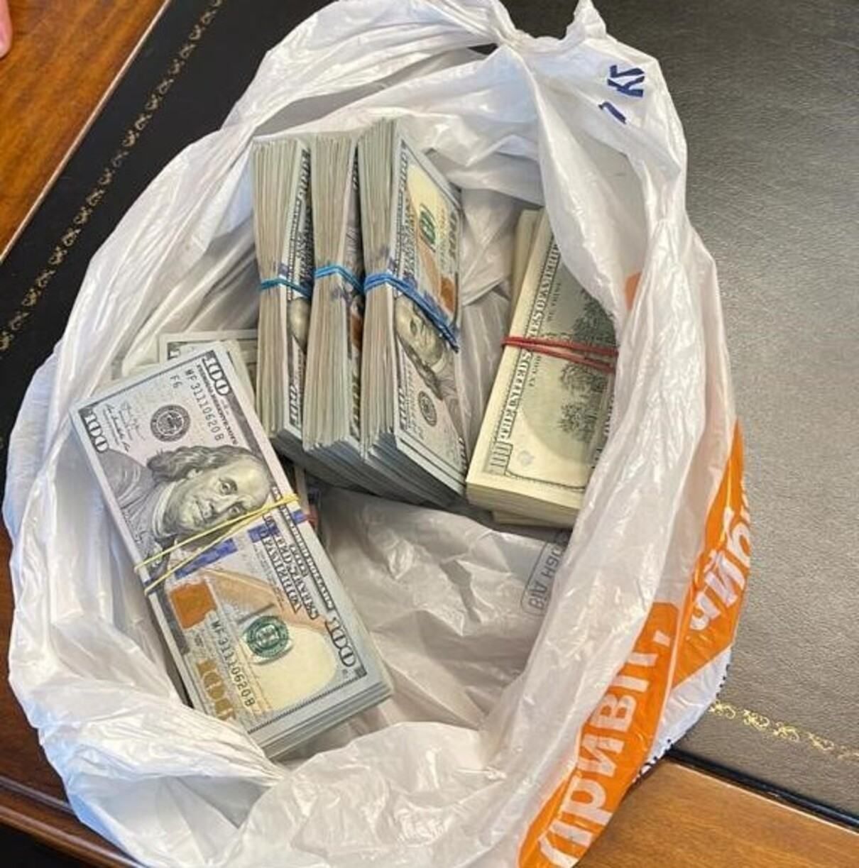 10 тысяч долларов ежемесячно: начальника региональной таможни разоблачили на взяточничестве 10 тысяч долларов ежемесячно: начальника региональной таможни разоблачили на взяточничестве