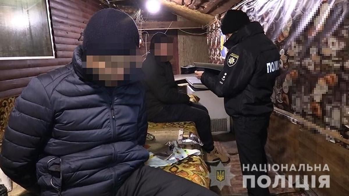 В Киеве бывшая жена с семьей похитила иностранца и держала его в подвале