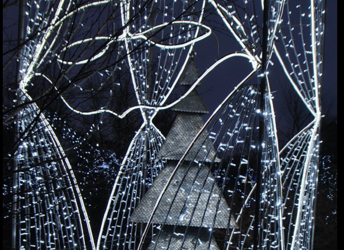 В Одесской области рождественская елка из монет в 5 копеек установила рекорд Украины В Одесской области рождественская елка из монет в 5 копеек установила рекорд Украины