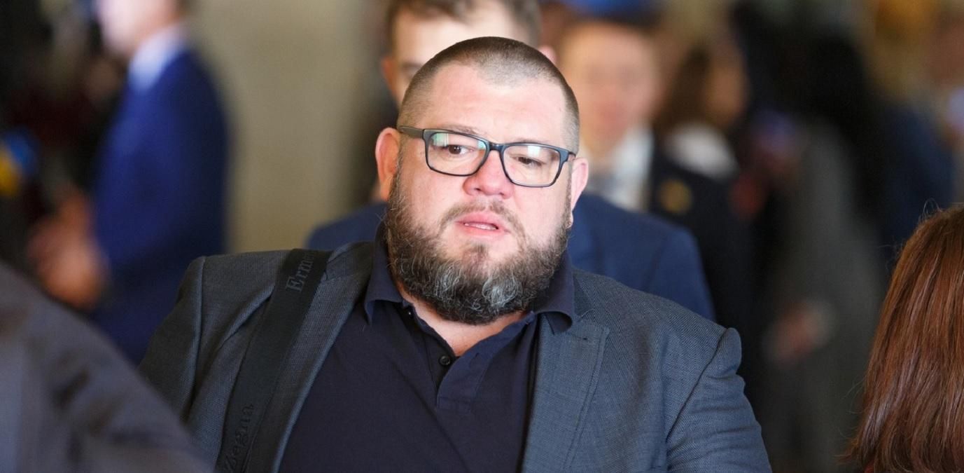 "Ти дєбіл, слушай мєня": "слуга" Галушко ображав поліцейських, які зупинили його авто - Україна новини - 24 Канал "Ти дєбіл, слушай мєня": "слуга" Галушко ображав поліцейських, які зупинили його авто - Україна новини - 24 Канал