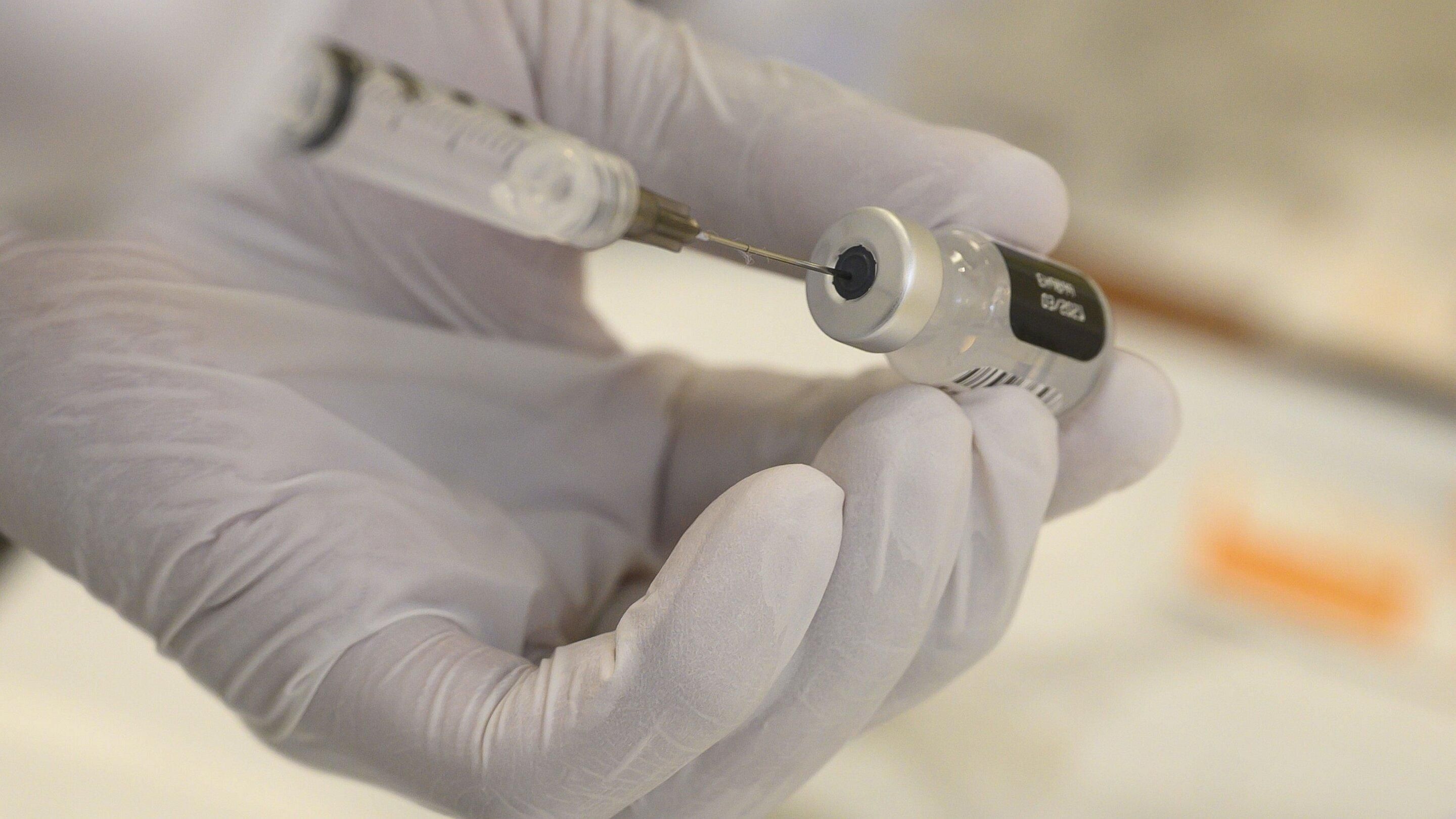 Туреччина схвалила використання власної вакцини проти коронавірусу - 24 Канал