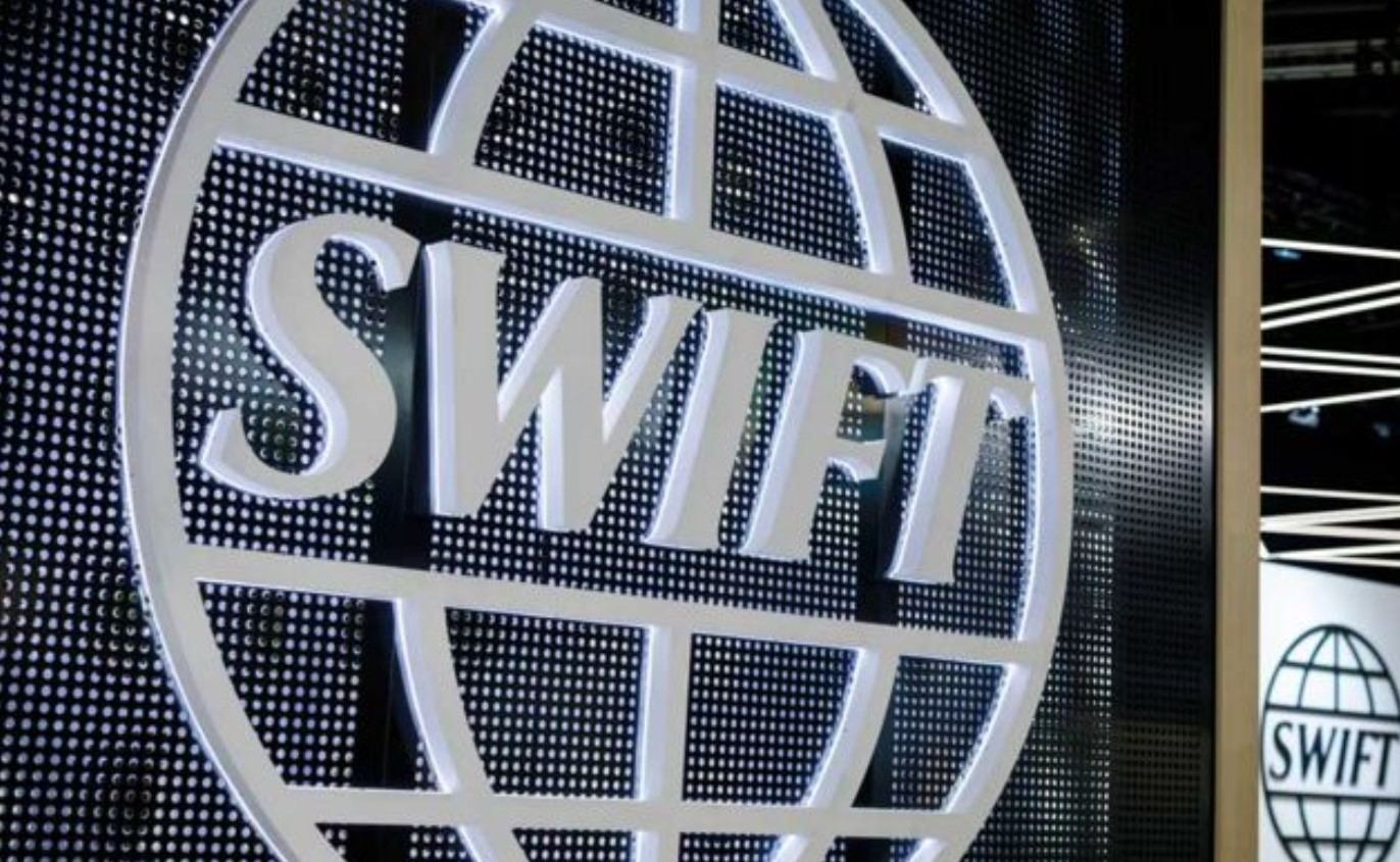 Сломается все, – Шлосберг о возможном отключении России от SWIFT Сломается все, – Шлосберг о возможном отключении России от SWIFT