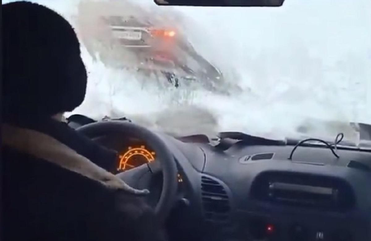 Дніпровський маршрутник шокував містян "сліпою" їздою - Дніпро Дніпровський маршрутник шокував містян "сліпою" їздою - Дніпро