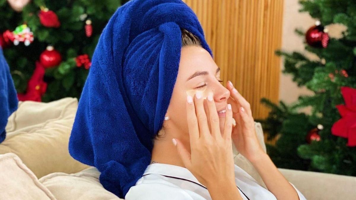 Ранкова рутина: Христина Решетник позувала в домашньому образі